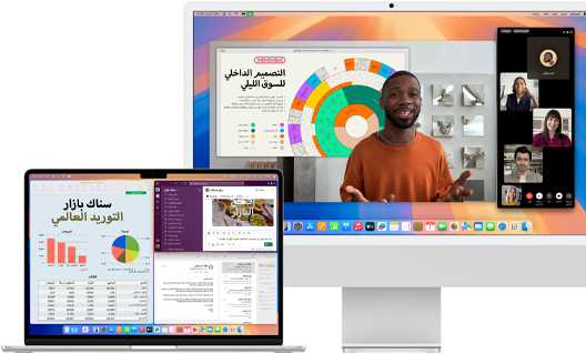 جهاز MacBook Air مقاس 15 إنش باللون الفضي مفتوح ويعرض تطبيقات البريد وNumbers وSlack قيد التشغيل، إلى جانب جهاز iMac مقاس 24 إنش يظهر شخصاً يقدم عرضاً تقديمياً في Keynote عبر مكالمة فيس تايم